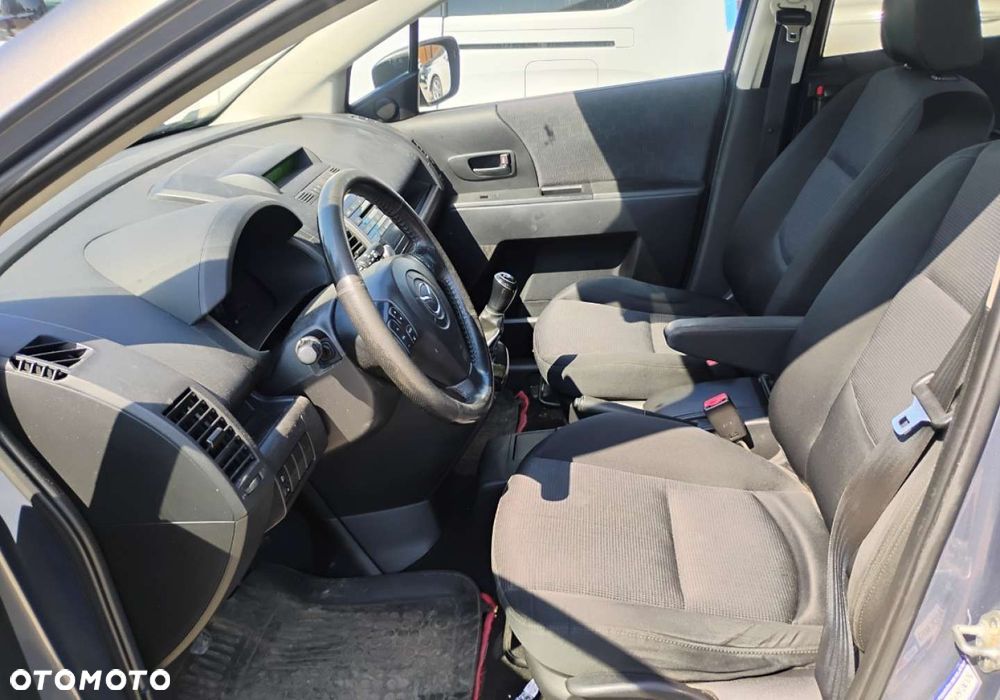 Mazda 5 - 8
