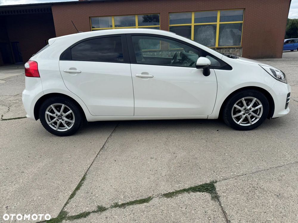 Kia Rio 1.2 Dream Team Edition - 4