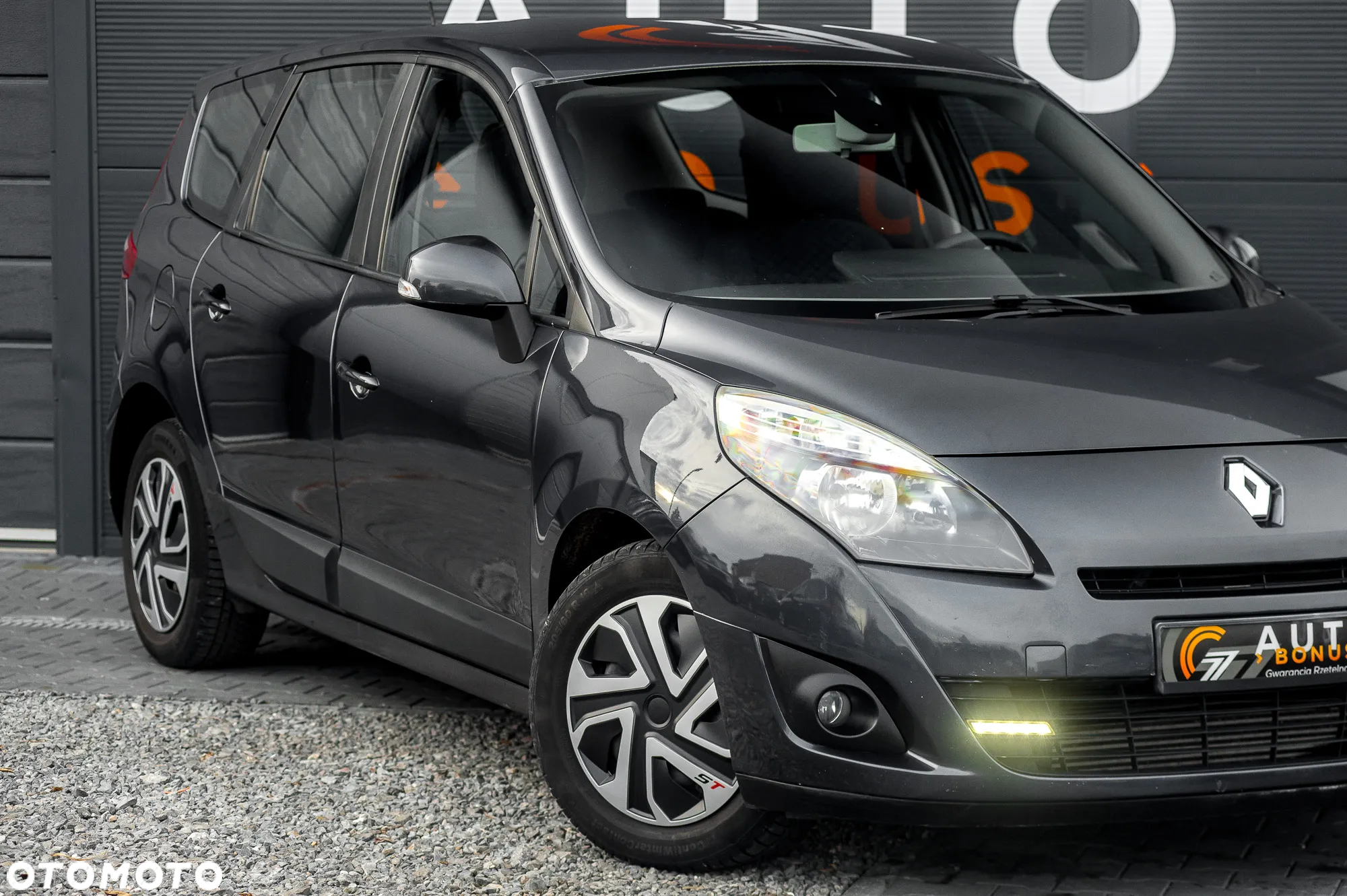 Renault Grand Scenic 1.9 dCi FAP Dynamique - 3