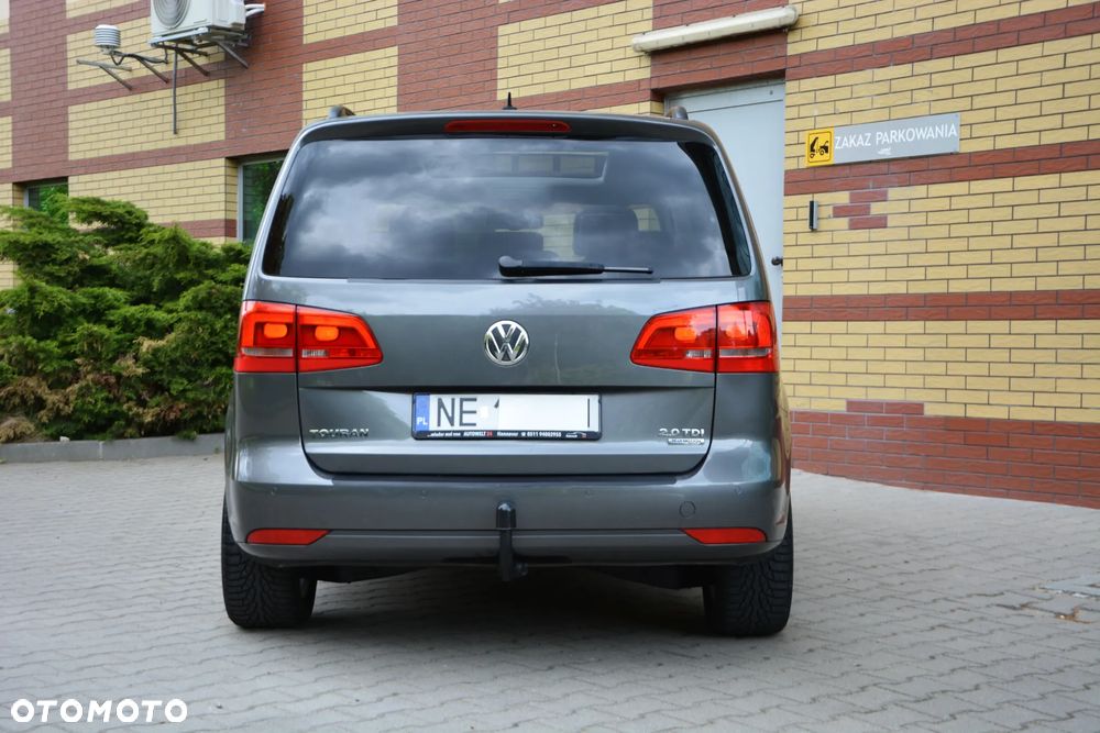 Volkswagen Touran 2.0 TDI DPF BlueMotion Technology Highline - 9