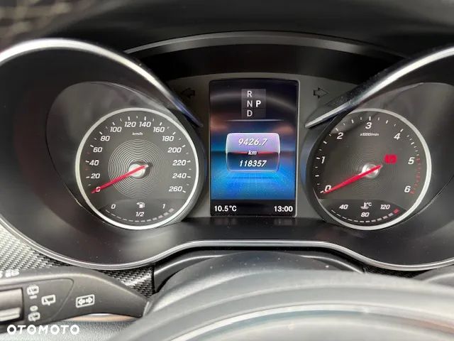 Mercedes-Benz Klasa V - 12