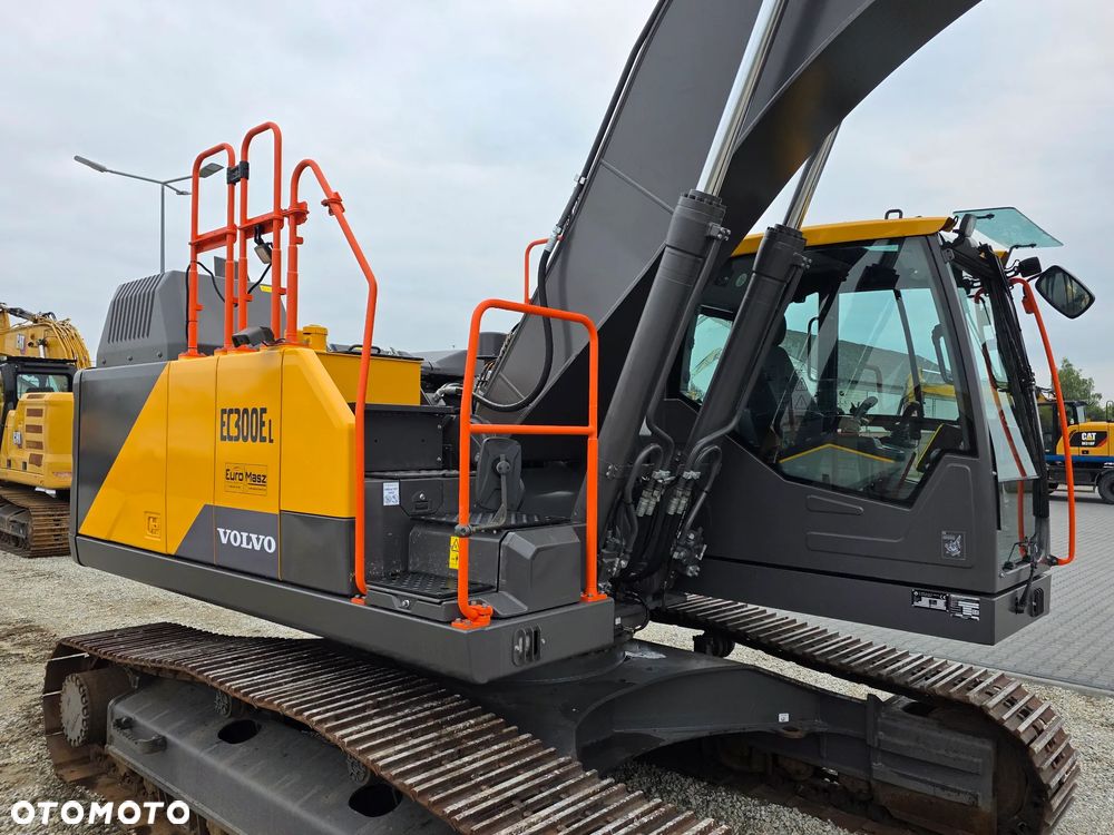 Volvo EC 300 EL, 2022 ROK, 3600 MTH, PODNOSZONA KABINA - 14