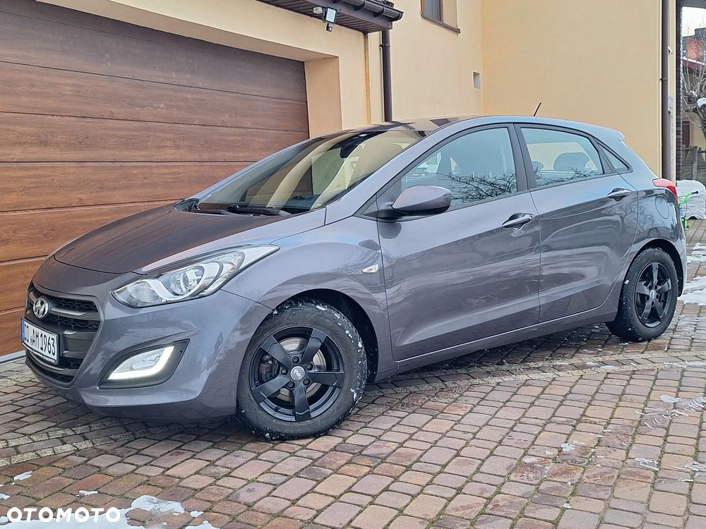 Hyundai i30 blue 1.4 YES Silver