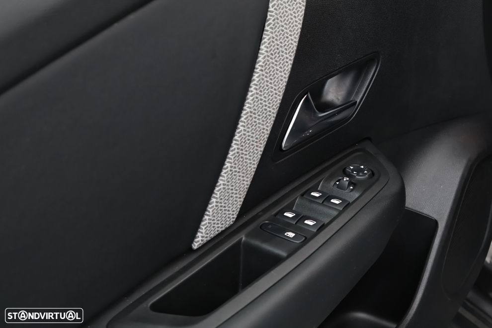 Citroën C4 1.2 Hybrid Plus e-DSC6 - 27