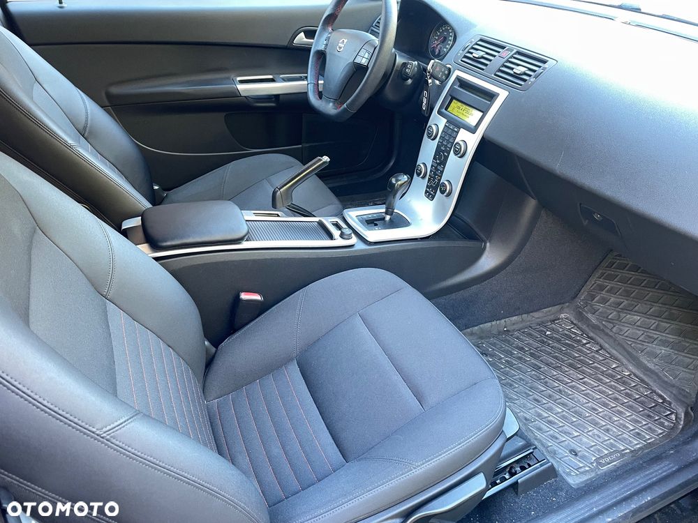 Volvo C30 D3 Momentum - 9