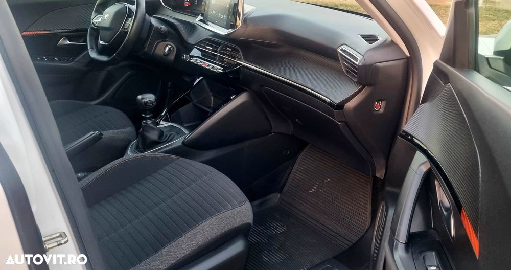 Peugeot 2008 BlueHDi 100 STOP & START Signature - 9