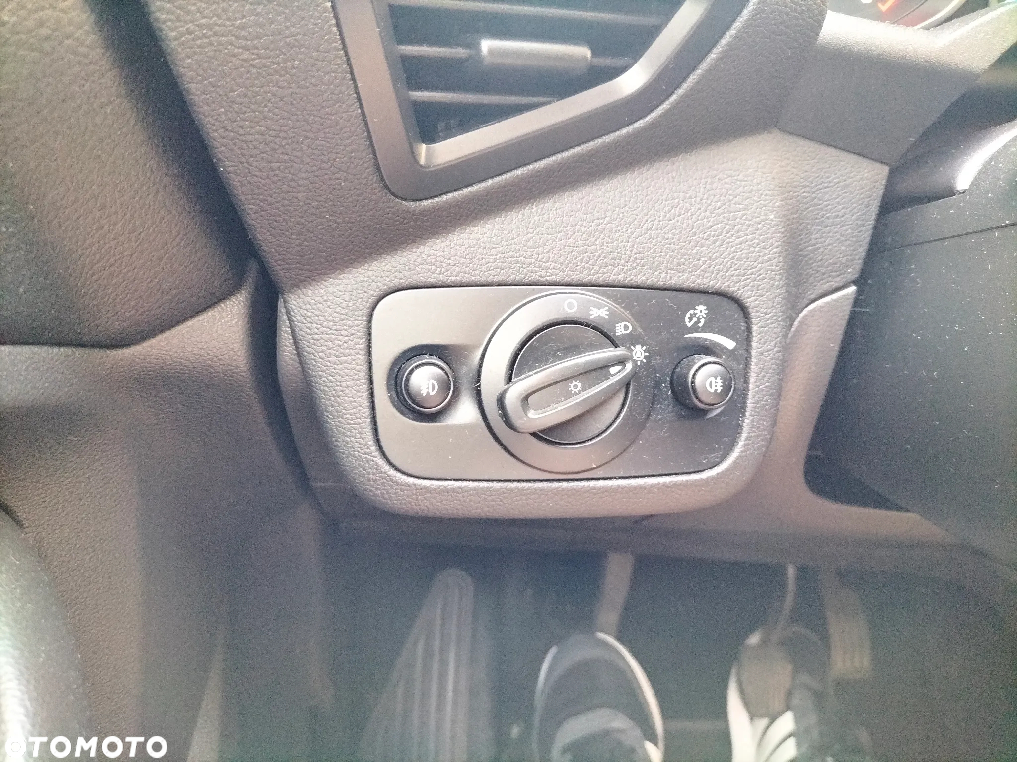 Ford Kuga 1.5 EcoBoost 2x4 Titanium - 24