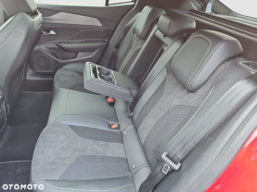 Peugeot 408 - 12