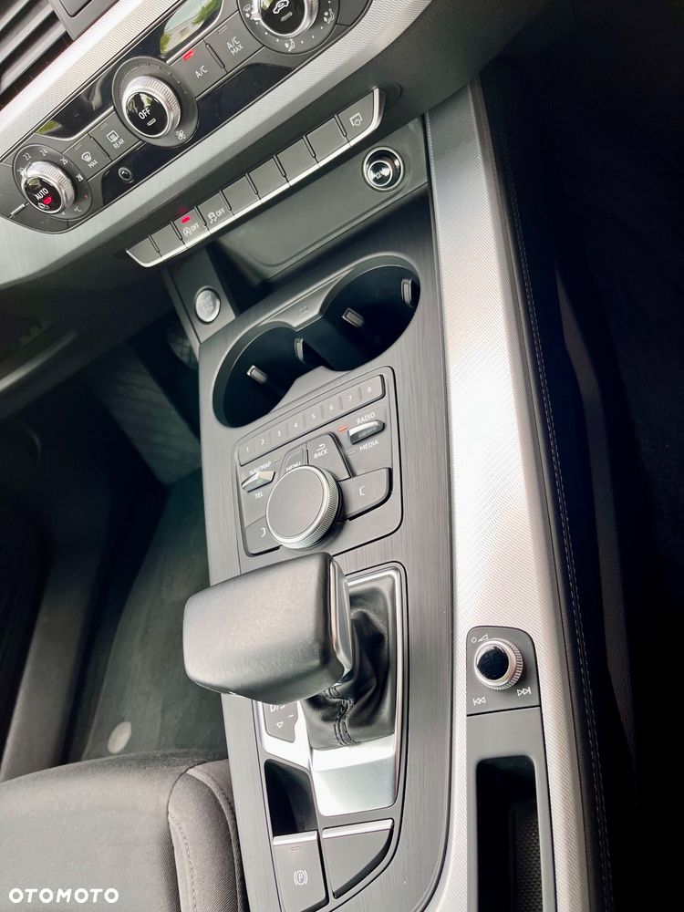 Audi A4 Limousine 2.0 TDI S tronic design - 29