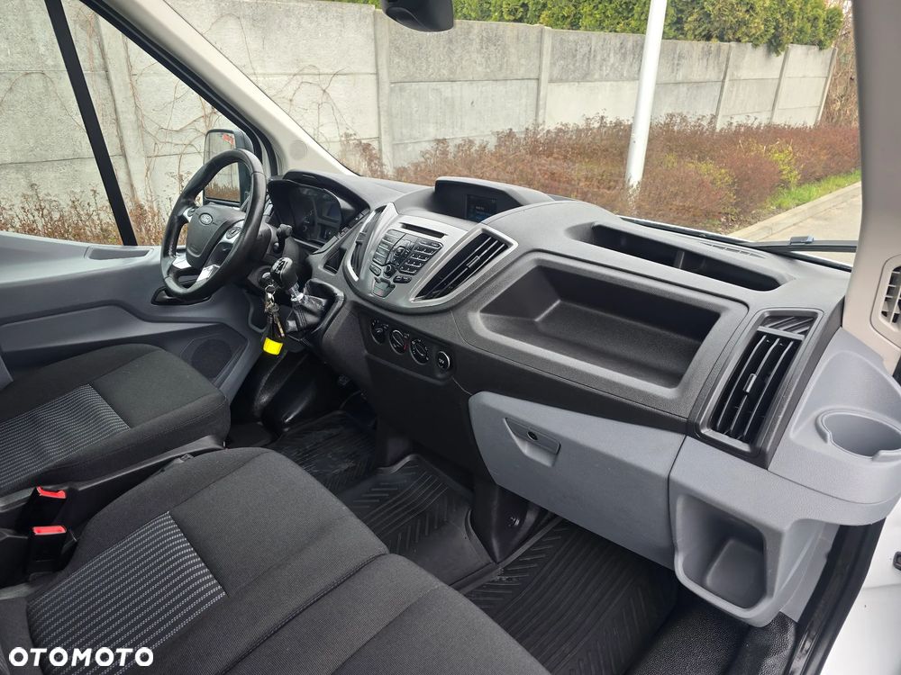 Ford Transit - 13