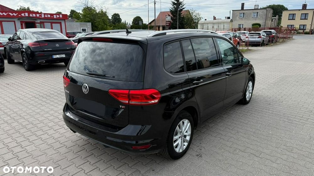 Volkswagen Touran - 4