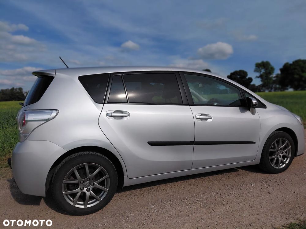 Toyota Verso 2.0 D-4D Premium - 11