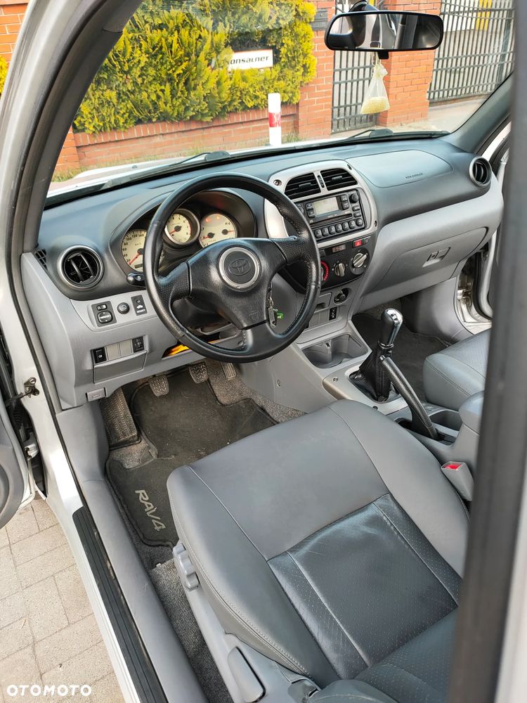 Toyota RAV4 4x4 Executive - 16