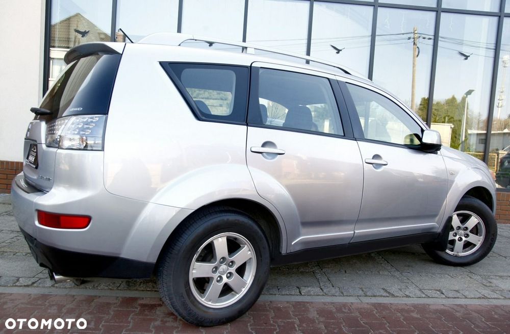 Mitsubishi Outlander - 26