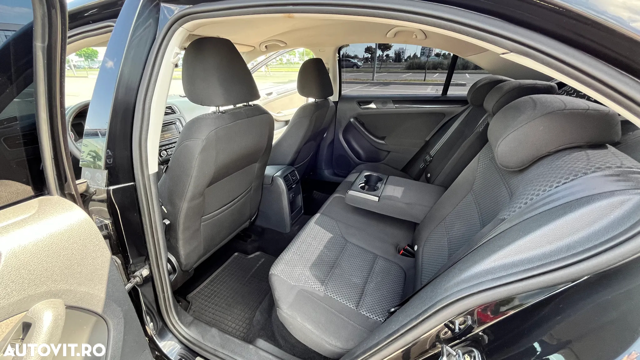 Volkswagen Jetta 1.6 TDI DPF Trendline - 16