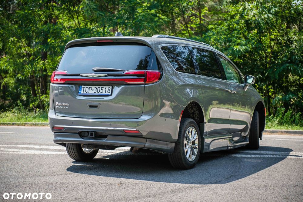 Chrysler Pacifica - 6