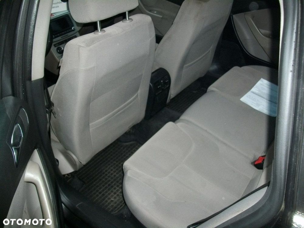 Volkswagen Passat - 6