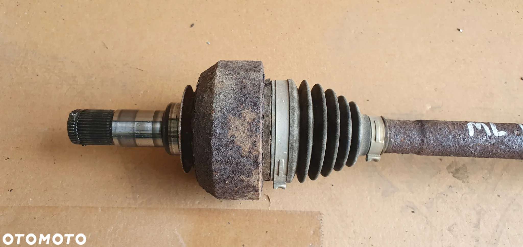 Półoś prawy tył tylna prawa półośka Mercedes ML W164 3.0 CDI A1643501210 - 2
