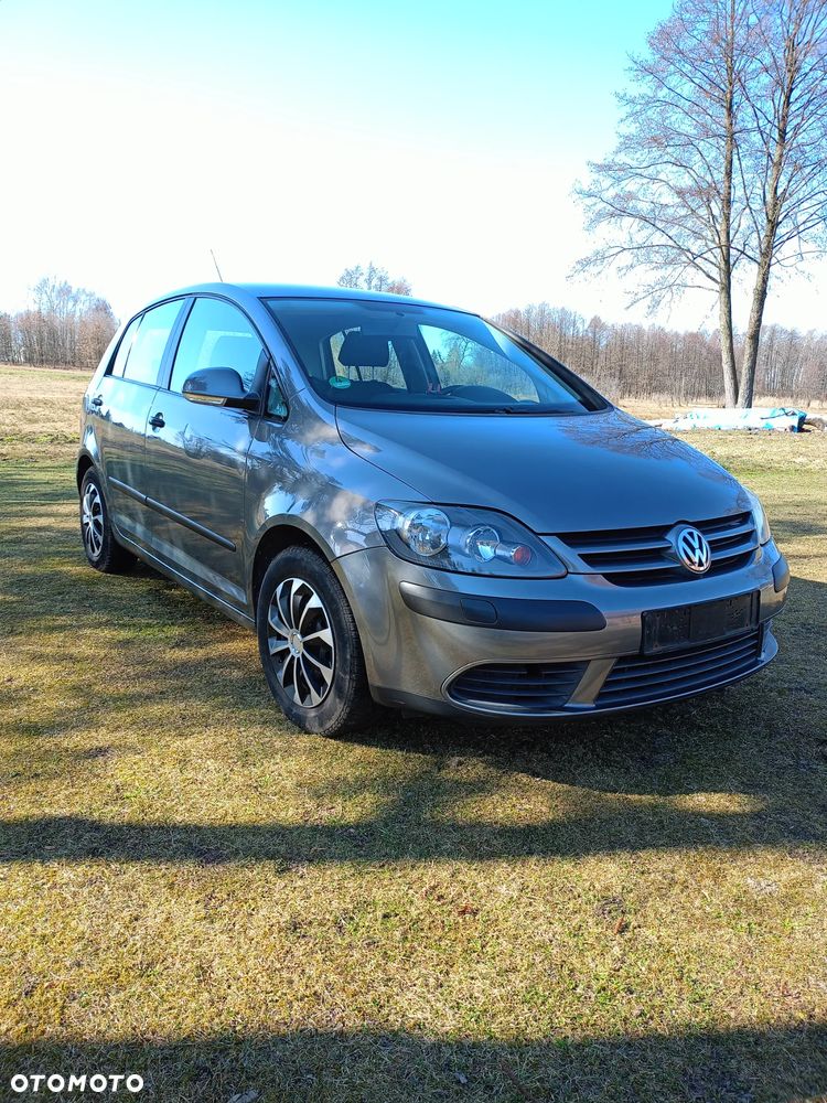Volkswagen Golf - 1