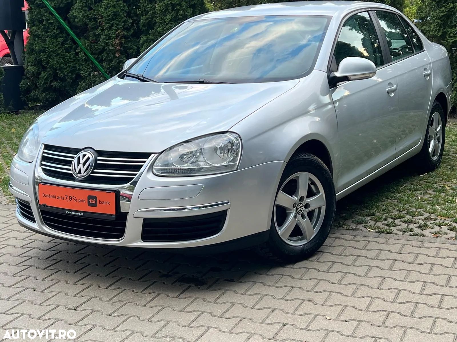 Volkswagen Jetta 1.6 Trendline - 1