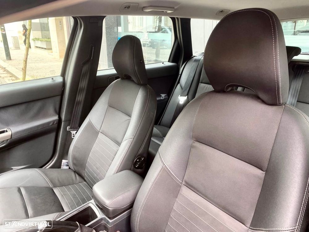 Volvo V50 2.0 D R-Design - 10
