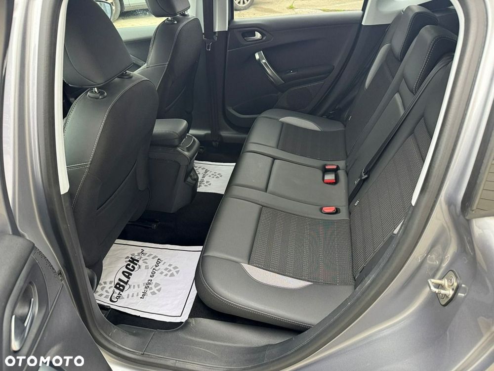 Peugeot 2008 - 11