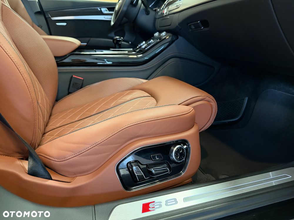 Audi S8 - 9