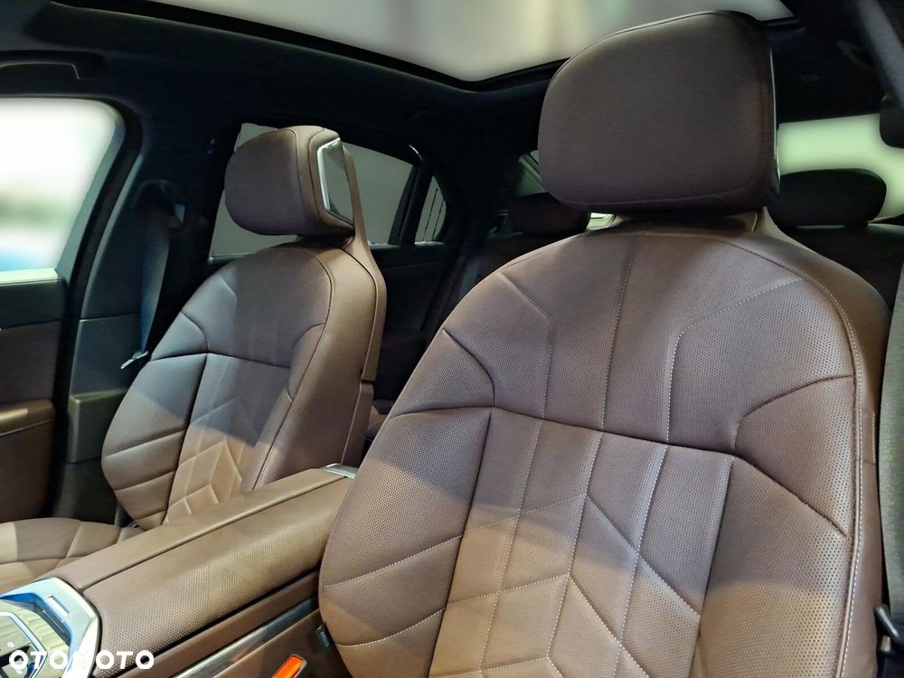 BMW Seria 7 - 13