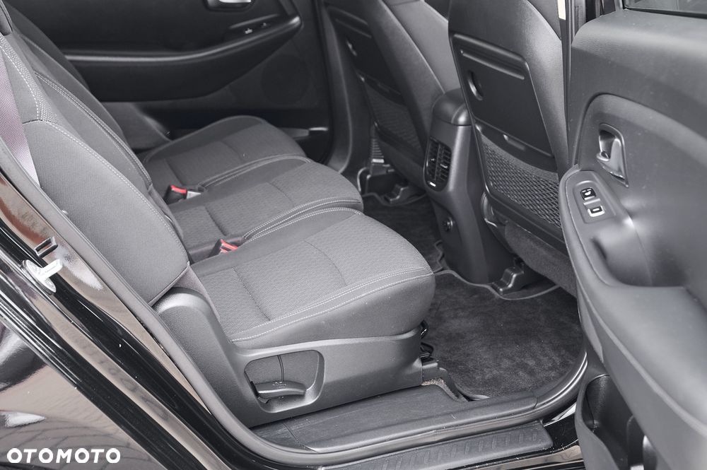 Kia Carens 1.6 GDI Dream-Team Edition - 9