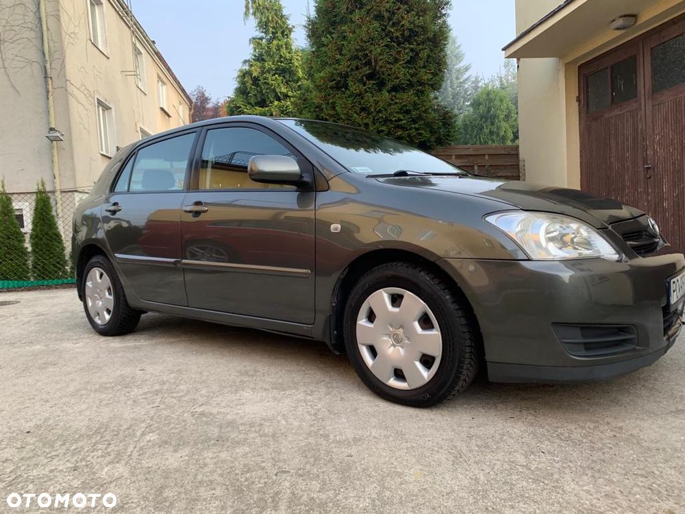 Toyota Corolla - 5