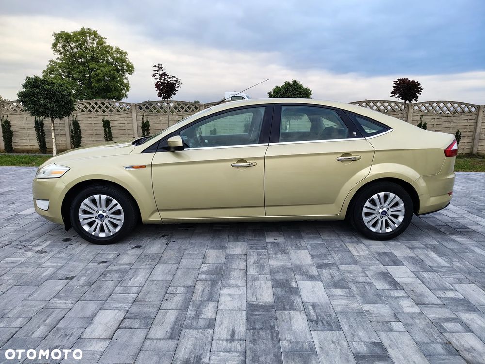 Ford Mondeo 2.0 Ghia X100 / X - 8