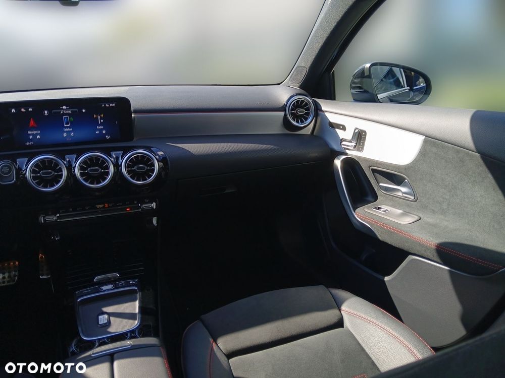 Mercedes-Benz Klasa A 250 e PHEV AMG Line 8G-DCT - 17