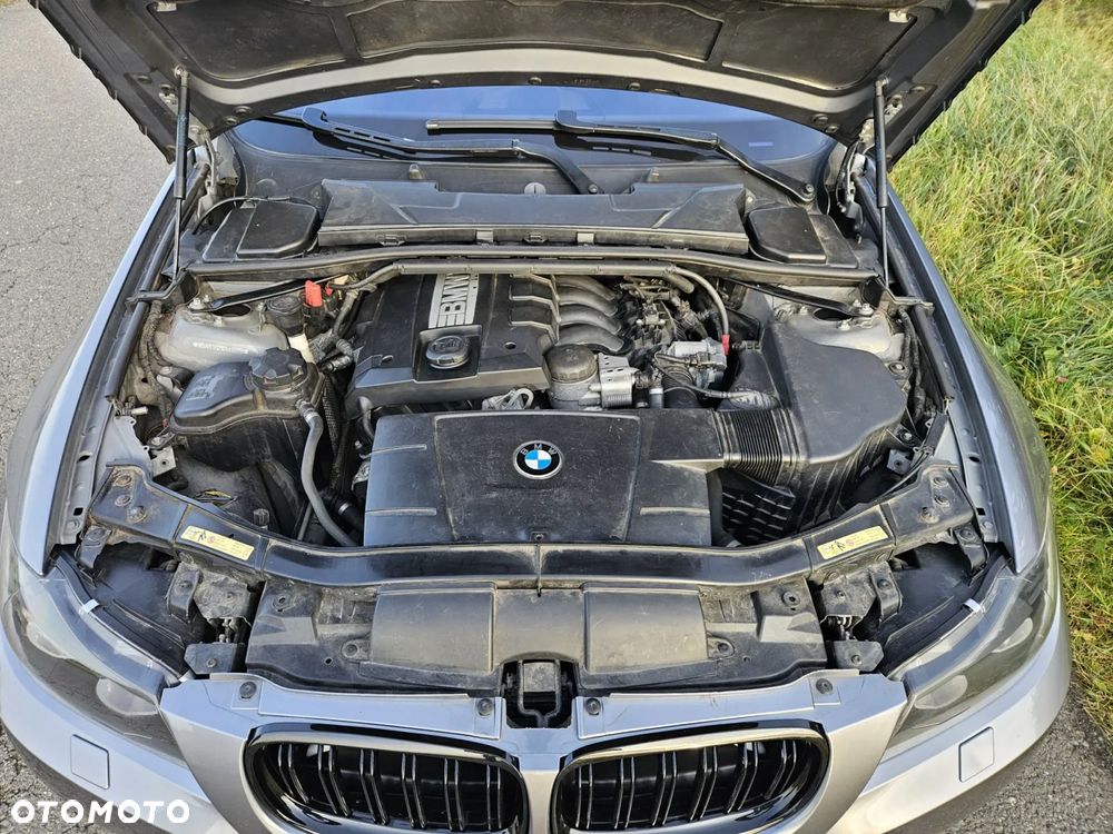 BMW Seria 3 318i - 9