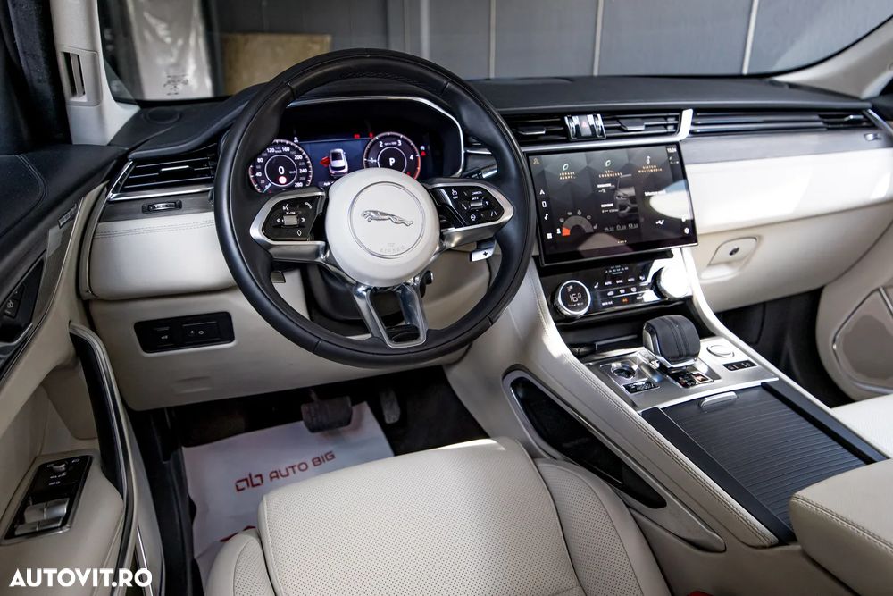 Jaguar F-Pace D200 AWD SE - 36