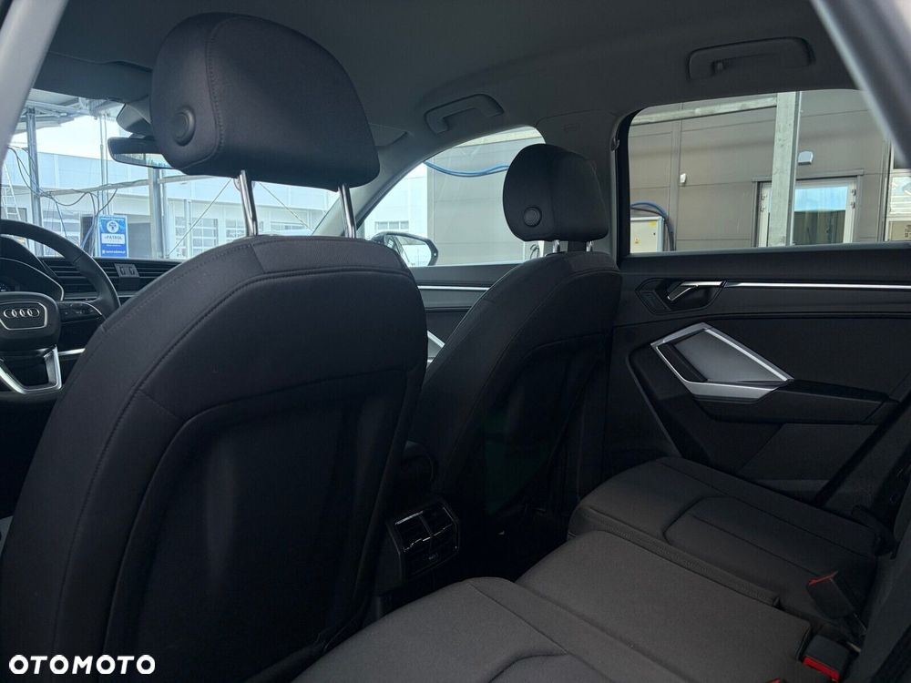 Audi Q3 - 22