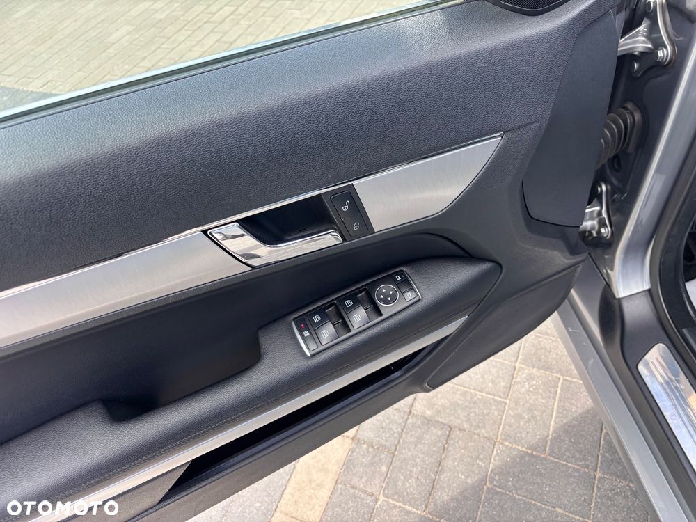 Mercedes-Benz Klasa E 350 CGI BlueEFFICIENCY 7G-TRONIC Avantgarde - 15