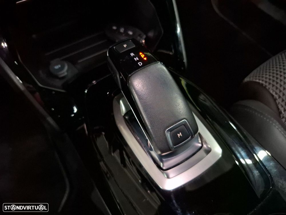 Peugeot 2008 1.2 PureTech GT EAT8 - 19