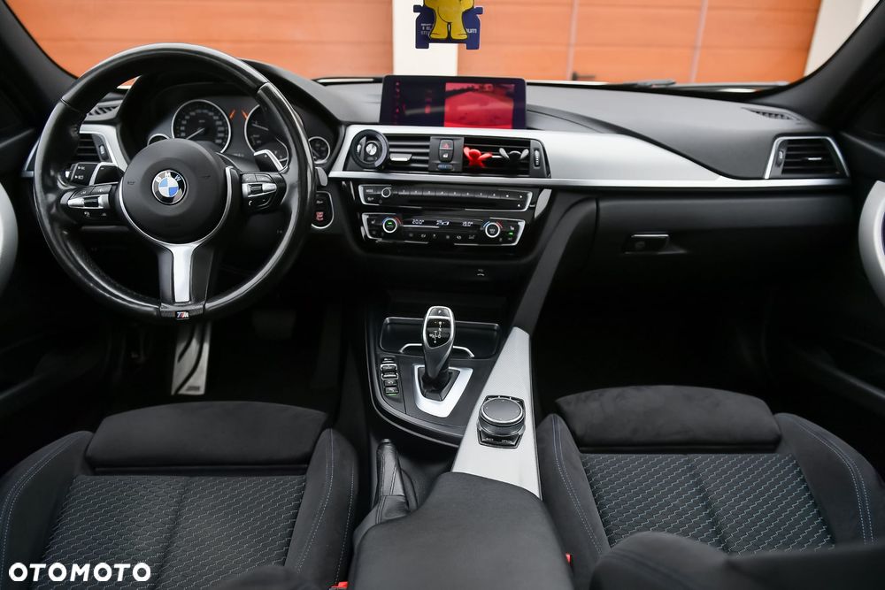 BMW Seria 3 320d xDrive Edition M Sport Shadow - 26