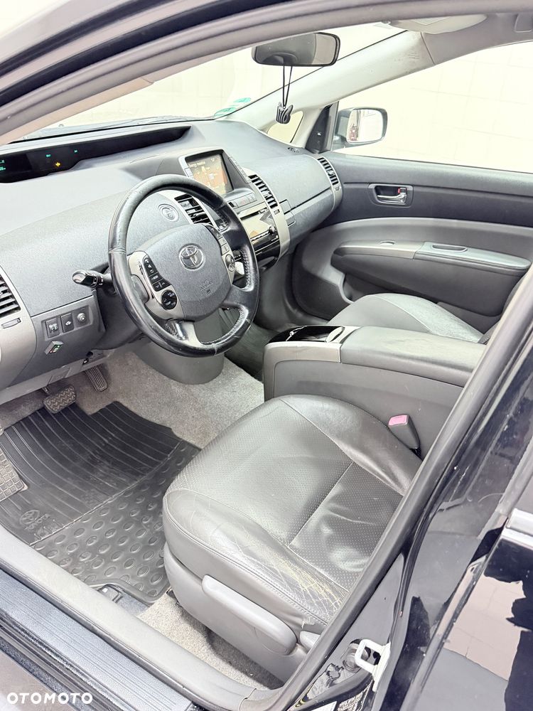 Toyota Prius 1.5 VVT-i Prestige - 26