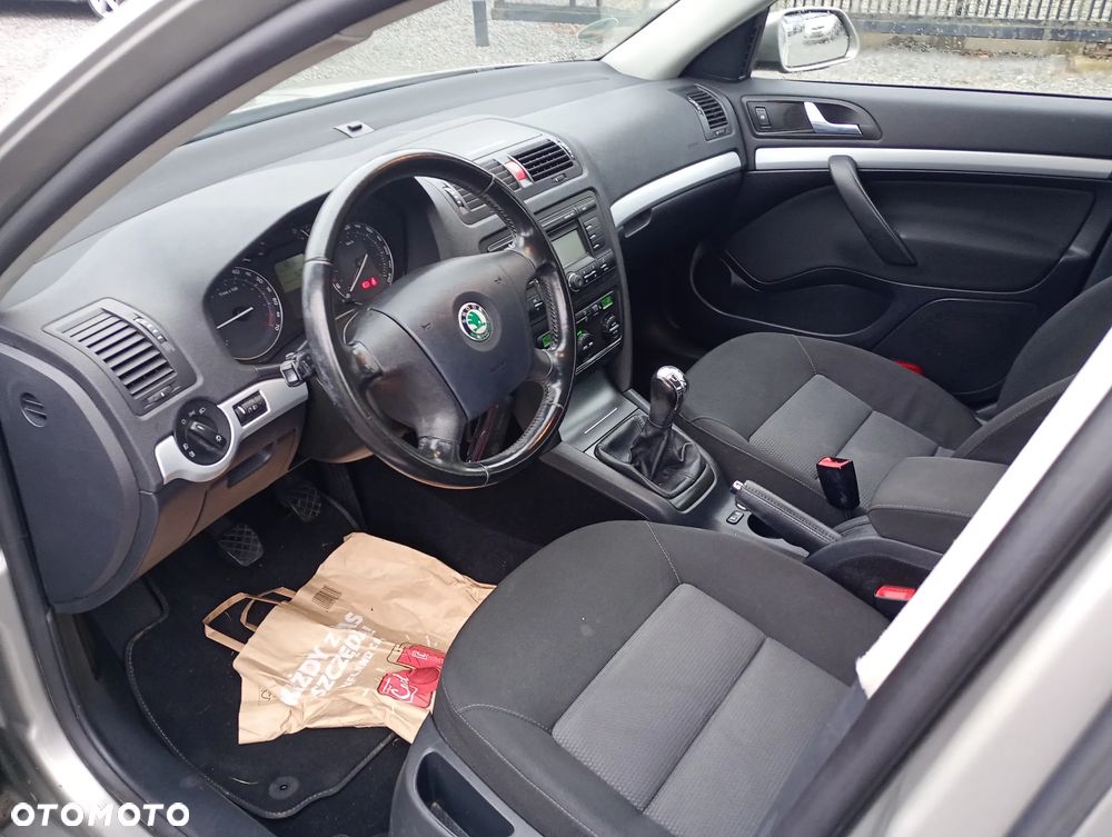 Skoda Octavia 1.6 Style - 12