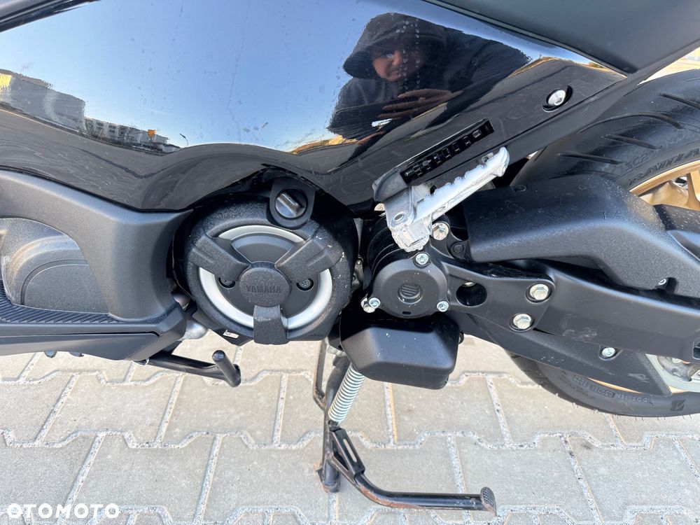 Yamaha Tmax - 15