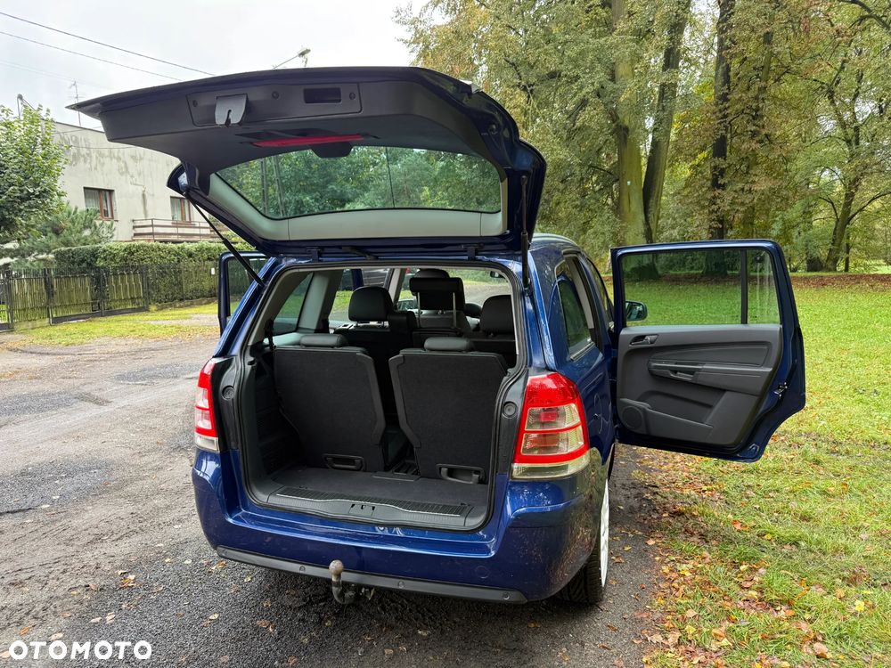 Opel Zafira 1.9 CDTI Cosmo - 25
