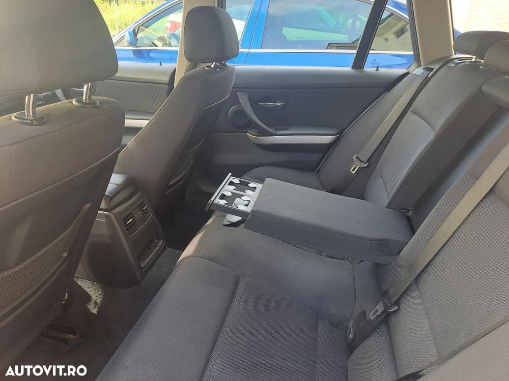 BMW Seria 3 320d - 5