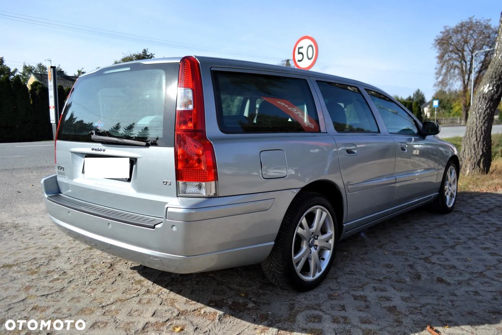 Volvo V70 D5 Momentum - 4
