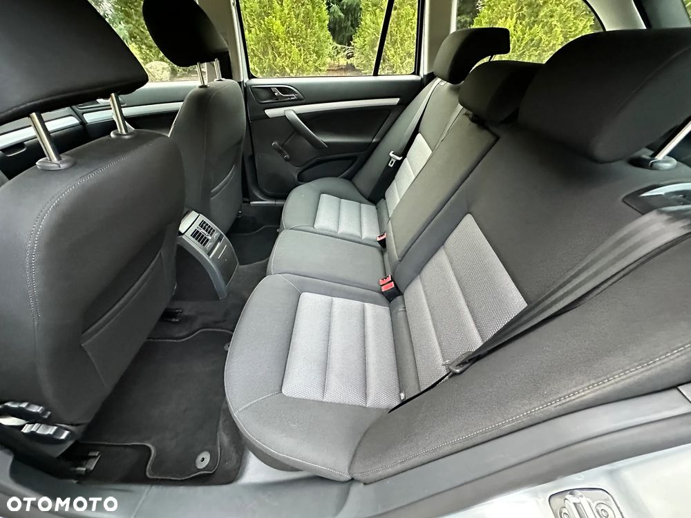 Skoda Octavia 1.6 Ambiente - 19