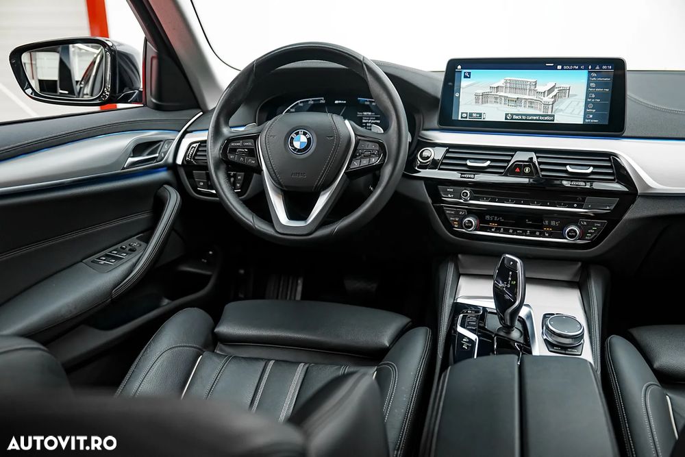 BMW Seria 5 530e Aut. - 14