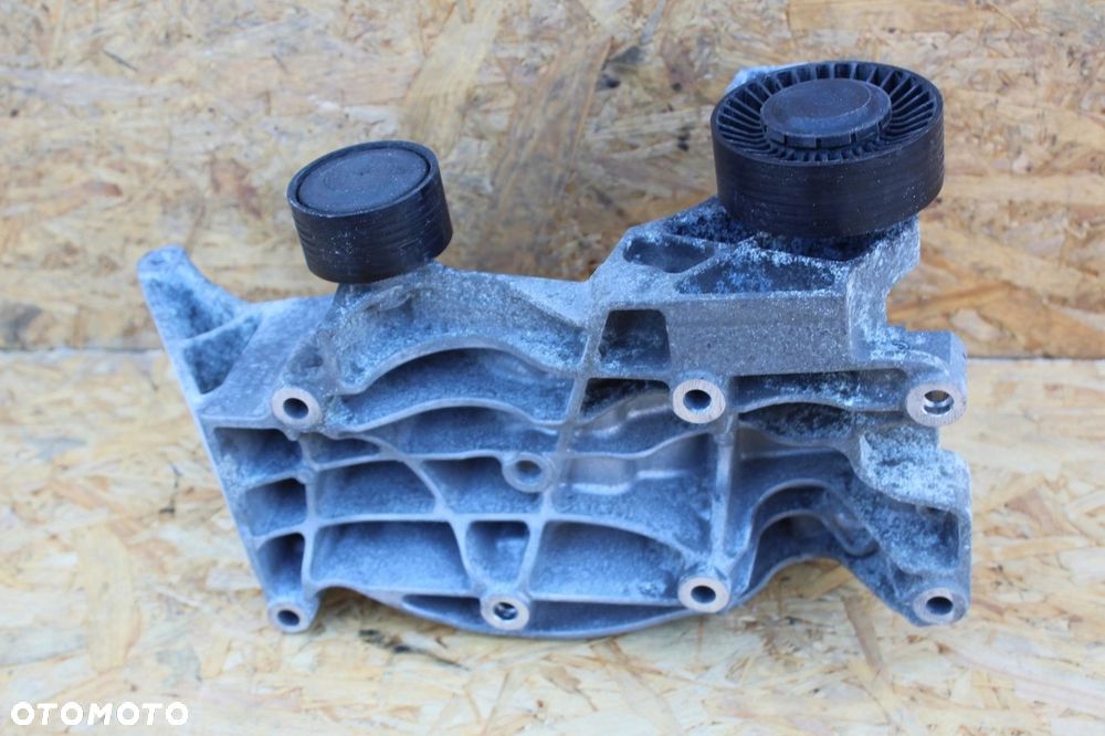Łapa mocowanie alternatora BMW n47 2.0d 7802639 - 5