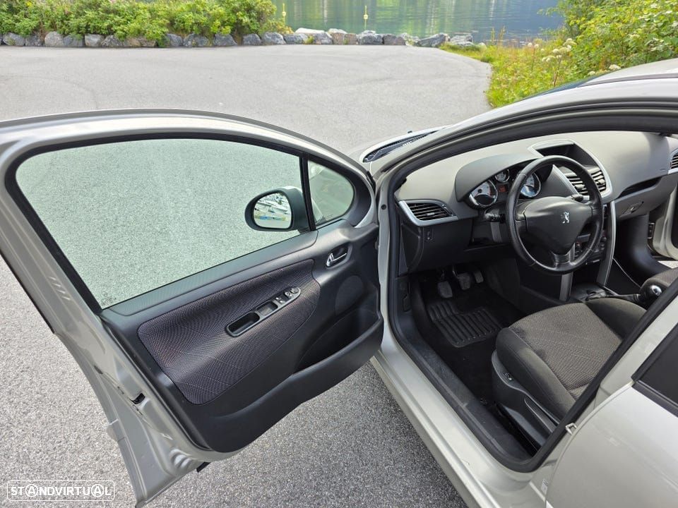 Peugeot 207 1.6 HDi Premium - 10