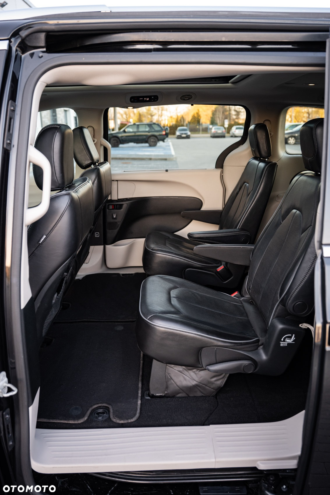 Chrysler Pacifica - 27