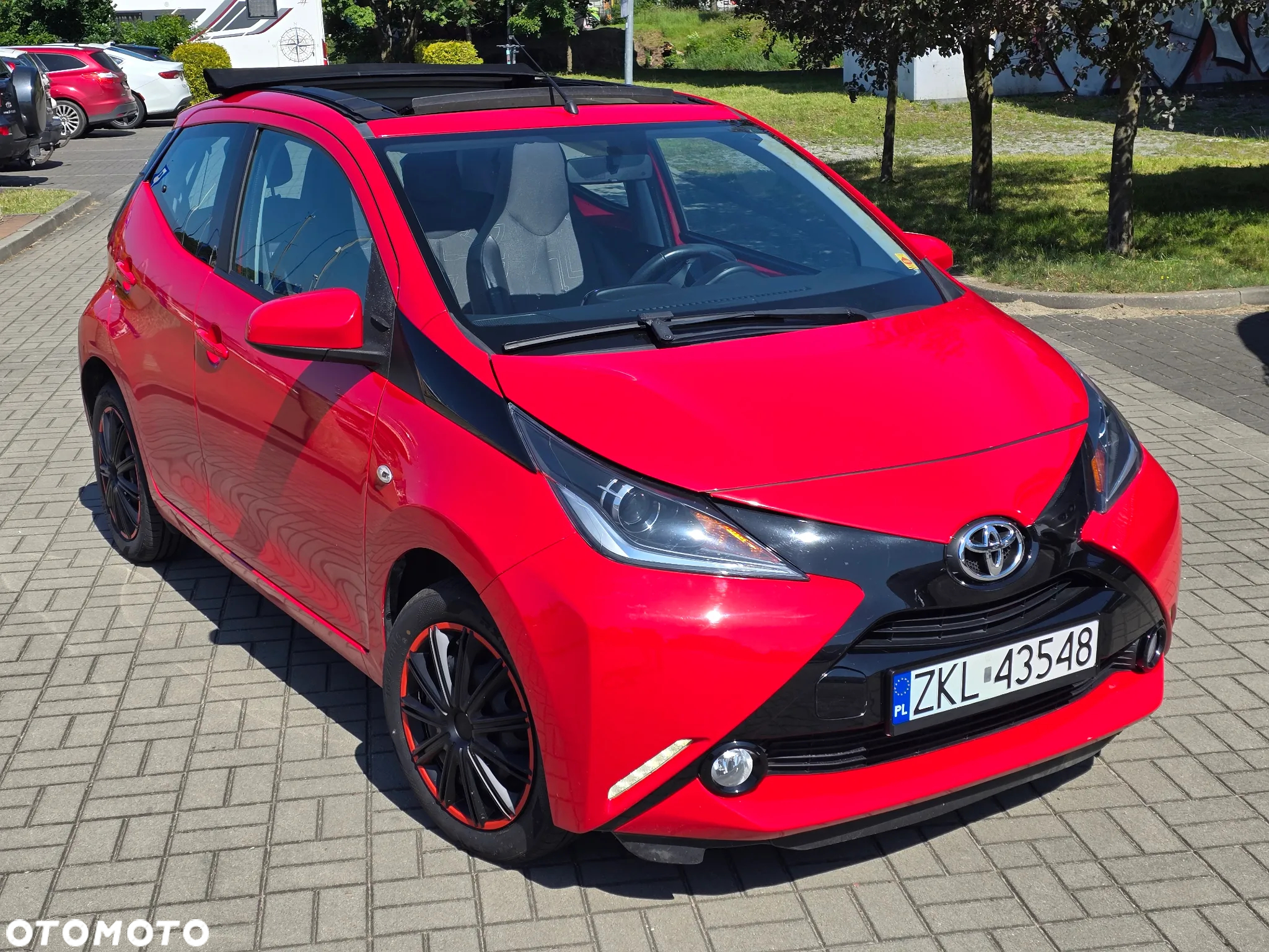 Toyota Aygo x-play touch - 2